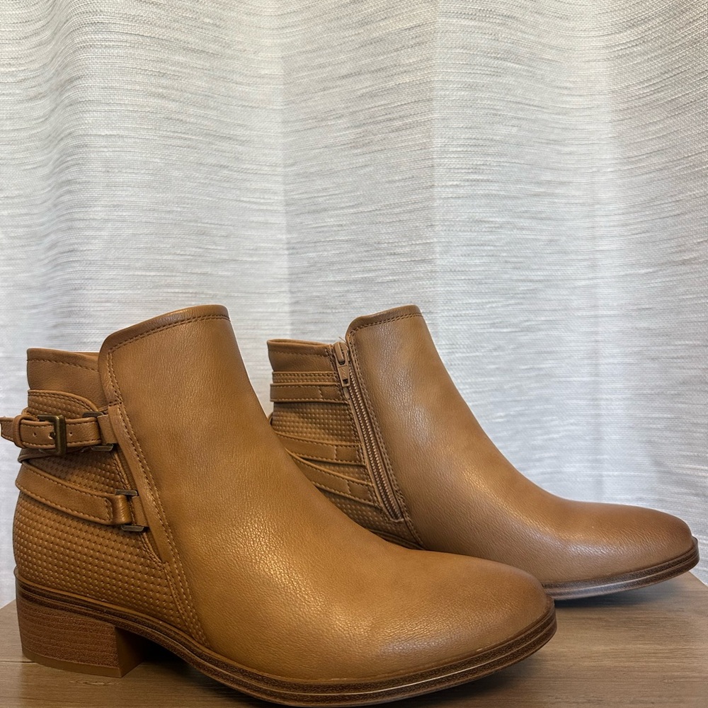 BareTraps Women’s Mackenzie Ankle Booties Boots NEW in Box Size 7